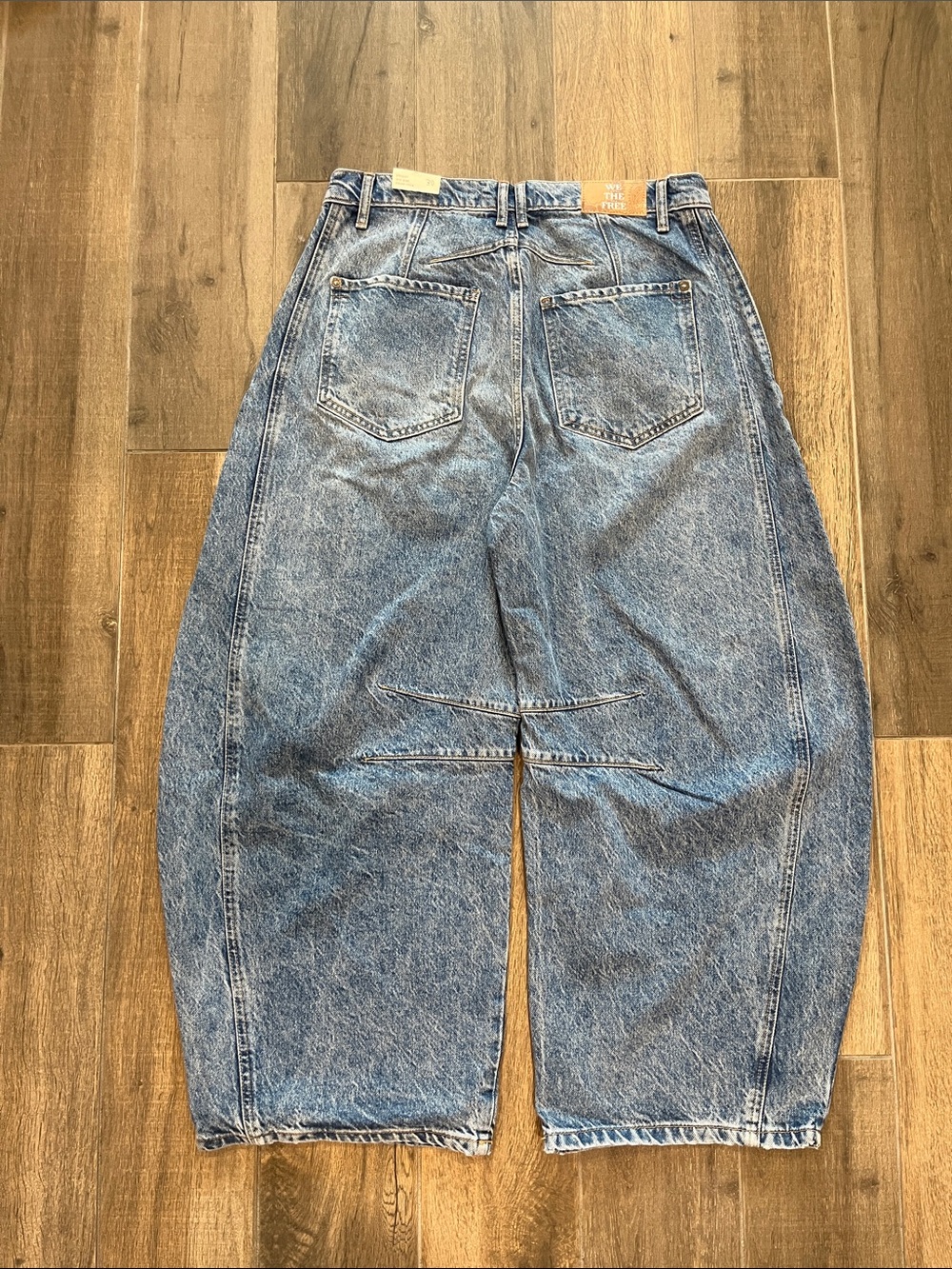 NEW We The Free Good Luck Mid-Rise Barrel Jeans Size 30 - Picture 5 of 8